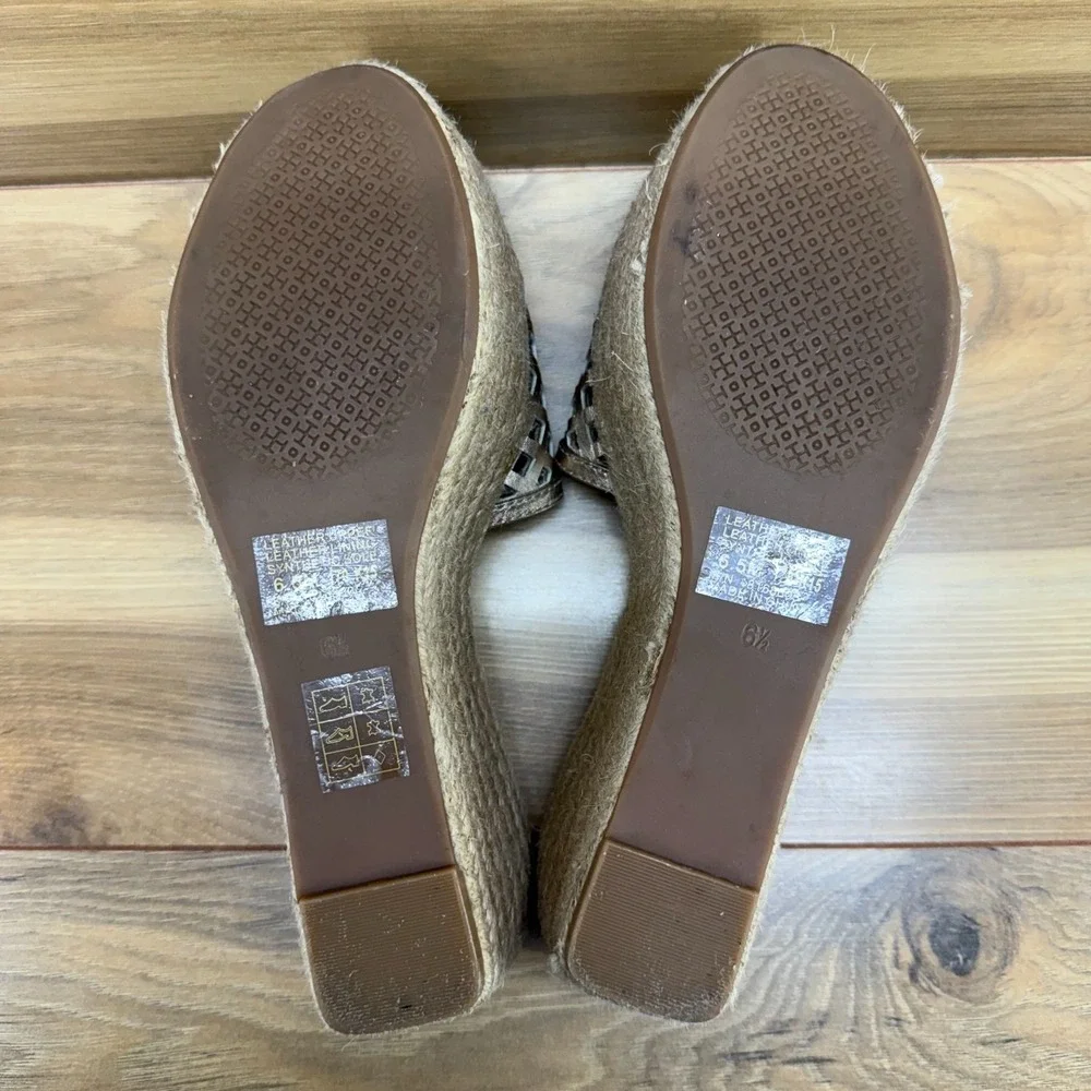 Tory Burch Thatched Perf Wedge Sandals 6.5 Gold Espadrilles Slides